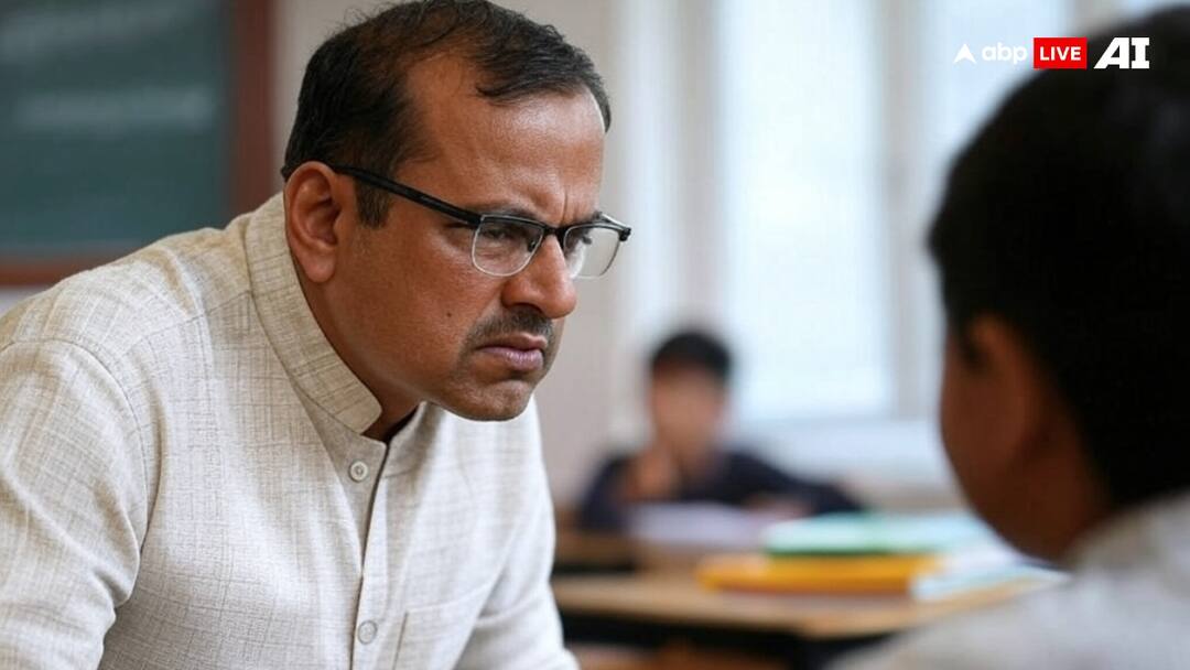 यूपी में ट्यूशन टीचर का टॉर्चर, होमवर्क न करने पर हैवान शिक्षक ने बच्चे को बेरहमी से पीटा UP Banda Tuition Teacher Beat up Student to not complete home work ann यूपी में ट्यूशन टीचर का टॉर्चर, होमवर्क न करने पर हैवान शिक्षक ने बच्चे को बेरहमी से पीटा