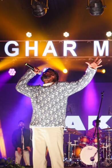 ਪਿੰਕੀ ਧਾਲੀਵਾਲ ਸਾਹਮਣੇ ਕਿਉਂ ਝੁਕਿਆ ਪੰਜਾਬੀ ਗਾਇਕ ਕਾਕਾ ? ਲੋਕ ਬੋਲੇ- ਮਿਲੀ ਧਮਕੀ...