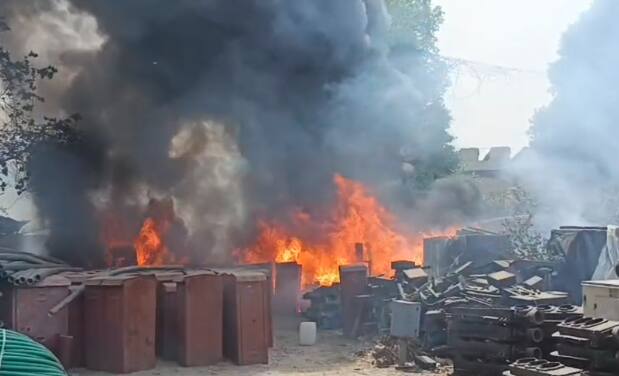 Fire onJalandhar Railway Station ਵੱਡੀ ਖ਼ਬਰ! ਜਲੰਧਰ ਰੇਲਵੇ ਸਟੇਸ਼ਨ 'ਤੇ ਮੱਚੇ ਅੱਗ ਦੇ ਭਾਂਬੜ, ਪਈਆਂ ਭਾਜੜਾਂ, ਇੱਧਰ-ਉਧਰ ਭੱਜੇ ਲੋਕ