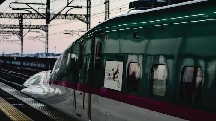 जब ऐसी स्थिति होती है तो इस आधार पर सिस्टम ट्रेन की पावर को कट कर देता और ट्रेन रुक जाती है, जिससे नुकसान और खतरा कम होने की संभावना होती है.