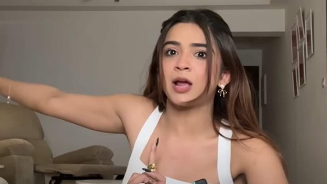 Stranger Tracked Apoorva Mukhija Address, Sent Threatening DM During Controversy Stranger Tracked Apoorva Mukhija’s Address, Sent Threatening DM During Controversy