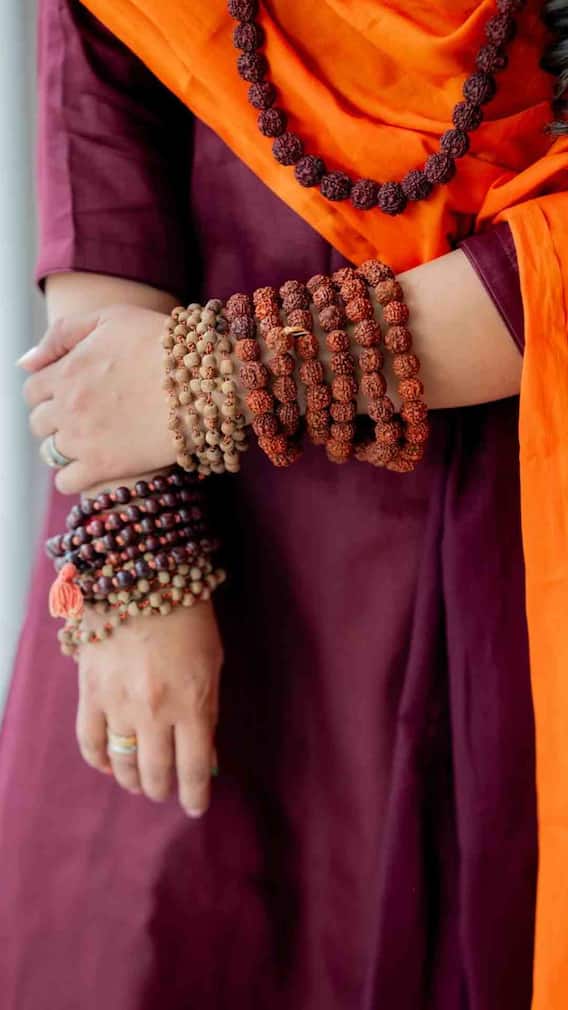 ఓరి దీని ఏసాలో.. తమన్నా పూనిందా ఏంటి!