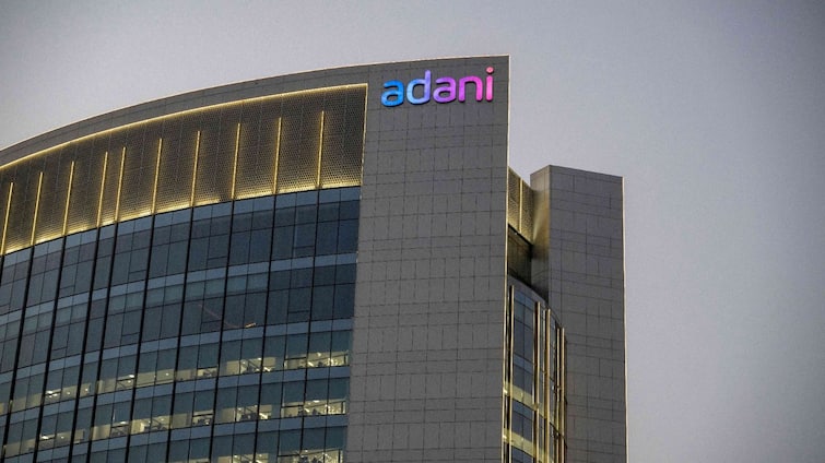 Adani Airport Holdings Terminates ends china dragonpass deal provide facility at airport चीन की बड़ी कंपनी से अडानी ग्रुप ने तोड़ा करार, तुर्किए के बाद ड्रैगन पर भी कड़ा प्रहार