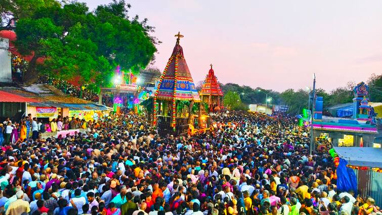 Panguni Uthiram 2025 mailam Murugan Temple Panguni Uthiram Chariot TNN Panguni Uthiram 2025: ‘மயிலம் முருகனுக்கு அரோகரா’  மயிலம் முருகன் கோயில் பங்குனி உத்திர தேரோட்டம்! லட்சக்கணக்கில் குவிந்த பக்தர்கள்!