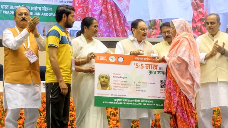 Ayushman Bharat Yojana Registration started in Delhi JP Nadda CM Rekha Gupta ann दिल्ली में आज से शुरू हुए आयुष्मान भारत योजना के रजिस्ट्रेशन, 10 लाख के फ्री इलाज के साथ मिलेंगे ये फायदे