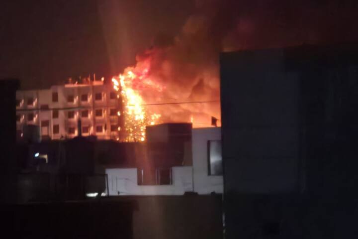 या आगीमुळं हॉेटेलचं मोठं नुकसान झालं आहे.