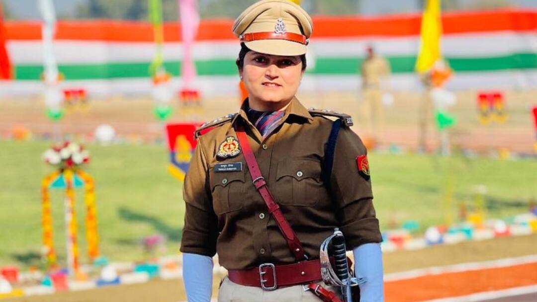 Success Story of DSP Shrestha Thakur fighting against injustice know her story Success Story: वर्दी पहनी, अन्याय से लड़ीं जानें DSP श्रेष्ठा ठाकुर की सफलता की कहानी
