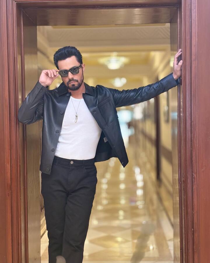 ‘जाट’ में सनी देओल जहां हीरो बने हैं. वहीं रणदीप फिल्म में खतरनाक खलनायक 'रणतुंगा' के किरदार में नजर आ रहे हैं. जिसे हर कोई पसंद कर रहा है.