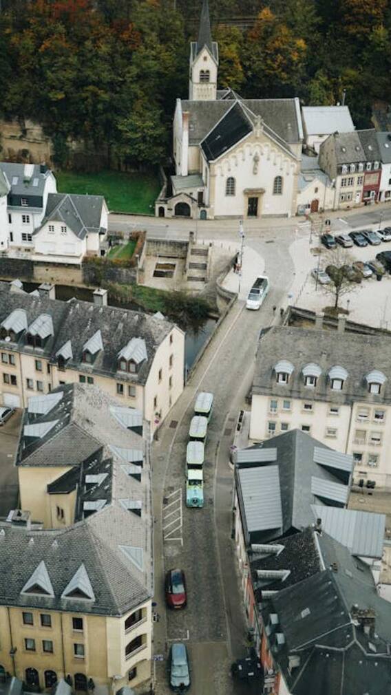 लक्जमबर्ग में मजदूरों की सैलरी कितनी होती है?