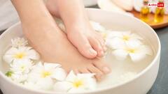 गर्मियों में फटने लगती हैं एड़ियां? इन नुस्खों से पैरों को बनाए कोमल और खूबसूरत