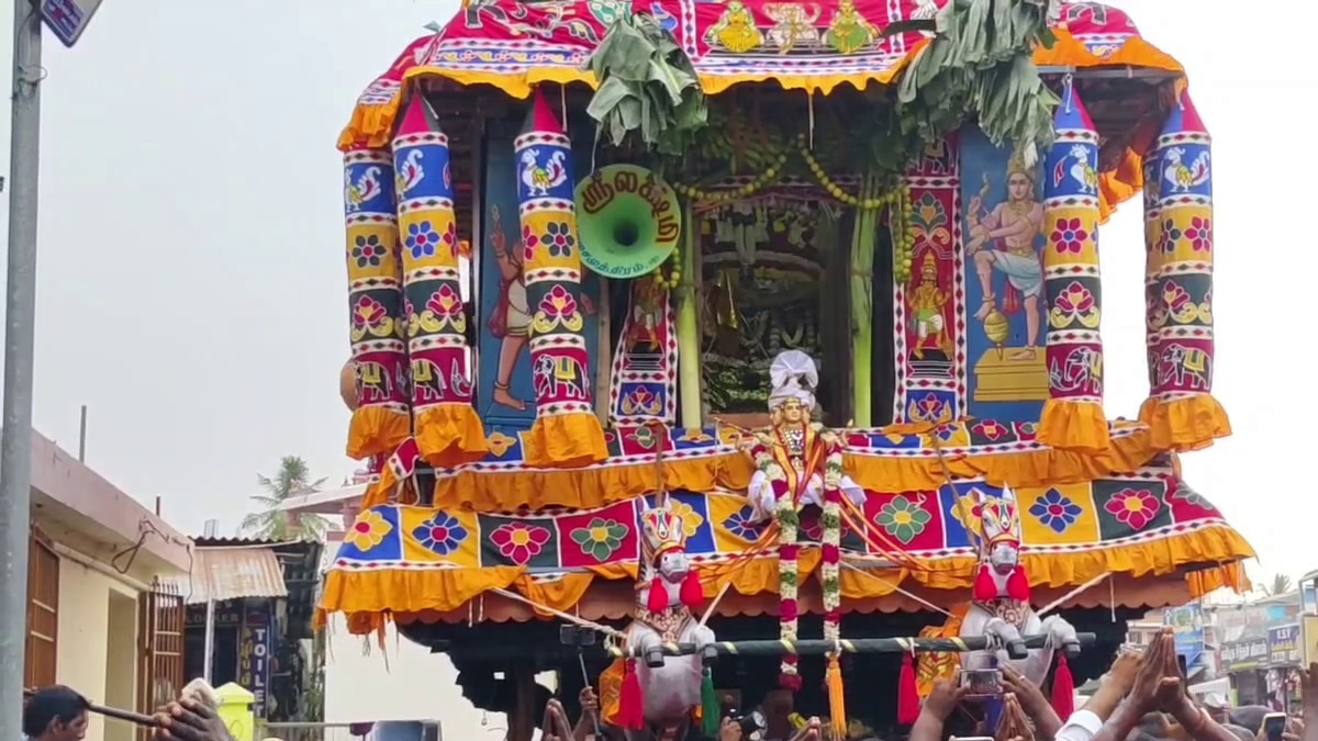 பழனியில் கோலாகலமாக நடந்த பங்குனி உத்திர தேரோட்ட விழா... பரவசத்துடன் பக்தர்கள் வழிபாடு
