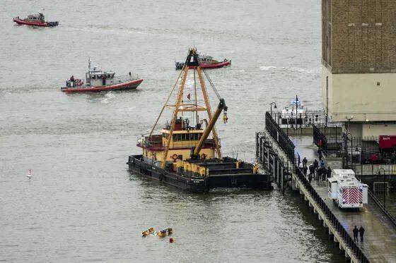 अमेरिकेतील एका हेलिकॉप्टर पॅडवरून या हेलिकॉप्टरने उड्डाण केले आणि हडसन नदीच्या उत्तरेकडे निघाले होते.