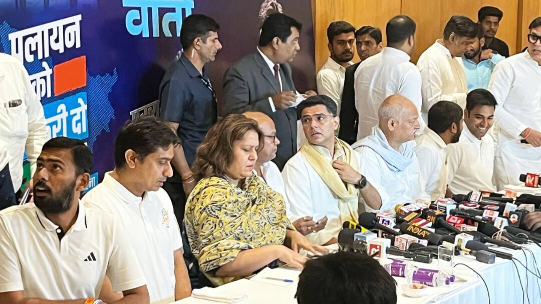 तेजस्वी यादव को झटका! CM पद को लेकर सचिन पायलट का चौंकाने वाला बयान, 'बहुमत आने के बाद…' Shock to Tejashwi Yadav Congress Leader Sachin Pilot Said After Majority it Will be Decide Who will Be CM तेजस्वी यादव को झटका! CM पद को लेकर सचिन पायलट का चौंकाने वाला बयान, 'बहुमत आने के बाद…'