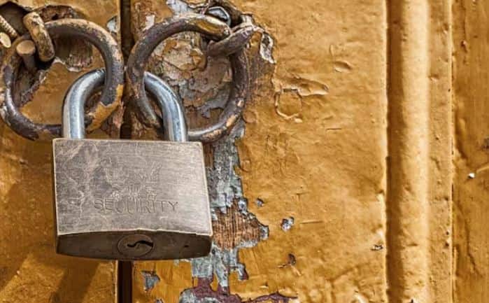 ਜਿਸ ਤਰ੍ਹਾਂ ਇੱਕ ਤਾਲਾ ਸਾਡੇ ਘਰ ਨੂੰ ਸੁਰੱਖਿਅਤ ਰੱਖਦਾ ਹੈ, ਉਸੇ ਤਰ੍ਹਾਂ ਤਾਲੇ ਵਿੱਚ ਮੌਜੂਦ ਛੋਟਾ ਜਿਹਾ ਛੇਕ ਉਸ ਤਾਲੇ ਦੀ ਰੱਖਿਆ ਦਾ ਕੰਮ ਕਰਦਾ ਹੈ।