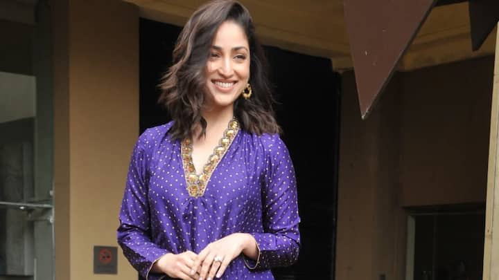 This polka dot suit, having gota patti detailing at the V-neckline, gives a contemporary touch to ethnic wear. The simple charm associated with this makes it a unique pick for any small festive event. (Image Source: Instagram/ yamigautam)