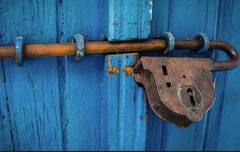 ਹਰ ਜਿੰਦੇ ਦੇ ਥੱਲੇ ਕਿਉਂ ਹੁੰਦਾ ਇੱਕ ਛੋਟਾ ਜਿਹਾ ਛੇਦ, ਜਾਣੋ ਕੀ ਇਸਦਾ ਕੰਮ ?