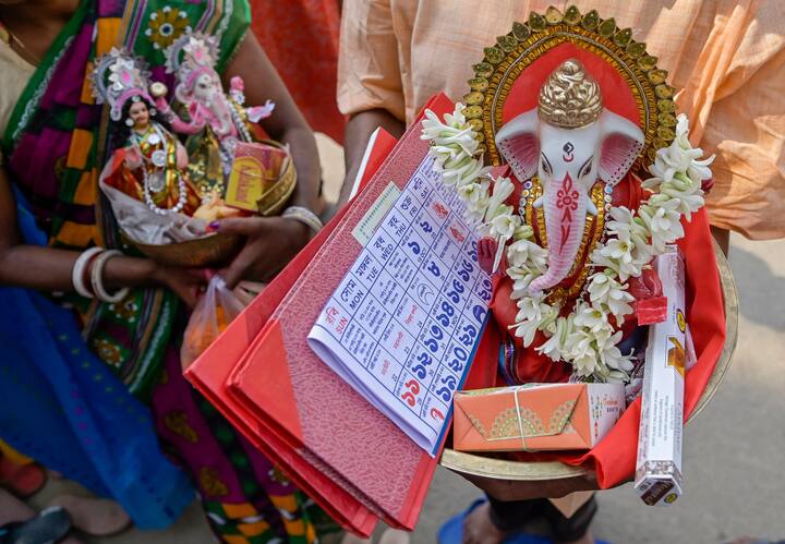ডিসক্লেমার : কোনও রাশির জাতক বা জাতিকার ভাগ্যে কী রয়েছে সেই সংক্রান্ত কোনো মতামত এবিপি লাইভের নেই। এবিপি লাইভ জ্যোতিষ সম্পর্কিত কোনো সম্পাদকীয় / সম্পাদক-নিয়ন্ত্রিত তথ্য, পরামর্শ প্রদান করে না। প্রদত্ত পরামর্শ ও তথ্য প্রয়োগের আগে সংশ্লিষ্ট বিশেষজ্ঞের পরামর্শ নিন।