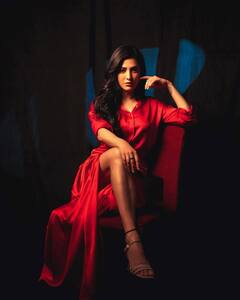 Shruti Haasan Photo: ઓલ રેડ લુકમાં ગોર્જિયસ લાગી શ્રુતિ હાસન