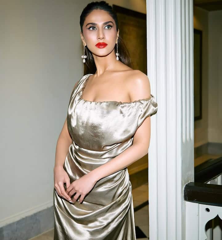 The ethnic look was a contrast to her recent appearance at Vivienne Westwood’s fashion show in Mumbai, where she wore a chic gold one-shoulder dress with bold red lips and statement earrings. (All Images: Instagram/vaanikapoor)