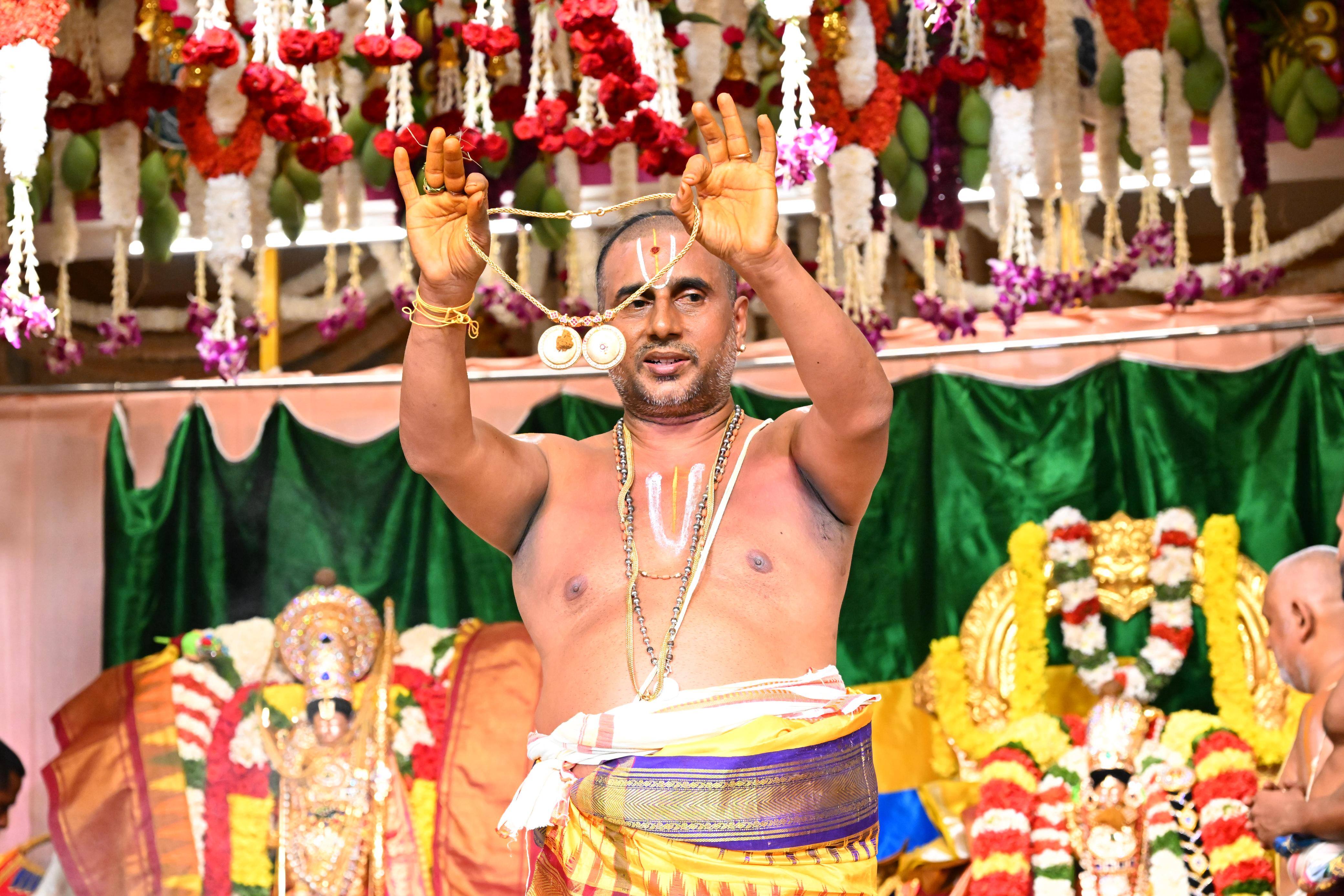 Vontimitta SeetharRama Kalyanam: ఒంటిమిట్టలో కన్నుల పండుగగా రాములోరి కల్యాణం.. రామరాజ్యం తెస్తానన్న చంద్రబాబు