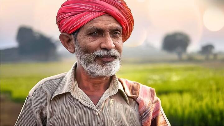 নিকটবর্তী কৃষি দফতর বা রাজস্ব দফতর কিংবা পাবলিক সার্ভিস সেন্টারে গিয়ে কৃষকদের এই ফার্মার আইডি কার্ড করাতে হবে।