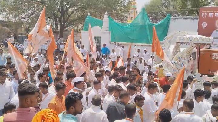 यावेळी खासदार निलेश लंके, ऍड. प्रताप ढाकणे यांची उपस्थिती होती. सप्ताह निमित्त पिंपळनेरमध्ये घरोघरी गुढी उभारण्यात आली.