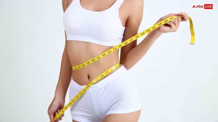 वजन घटाने में असरदार - नींबू में पेक्टिन फाइबर होता है जो भूख को कंट्रोल करता है और शरीर का फैट कम करने में मदद करता है.