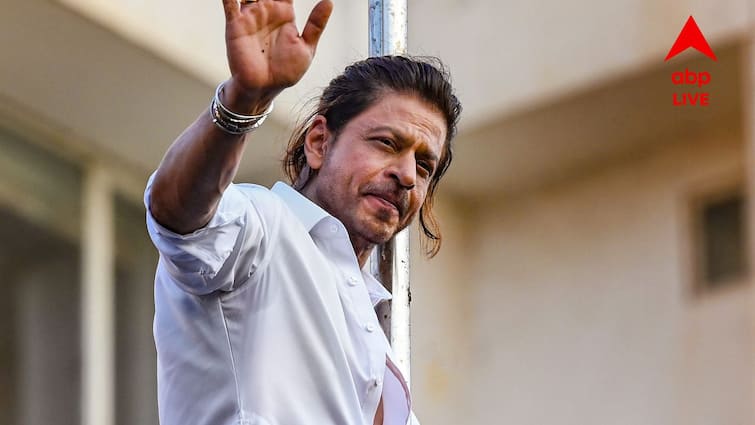 Shah Rukh Khan may step into Met Gala Red Carpet 2025 Netizen suspect Entertainment News Bollywood Shah Rukh Khan: ইতিহাস তৈরির পথে শাহরুখ? প্রথম ভারতীয় পুরুষ হিসেবে পা রাখতে চলেছেন 'মেট গালা'-য়?
