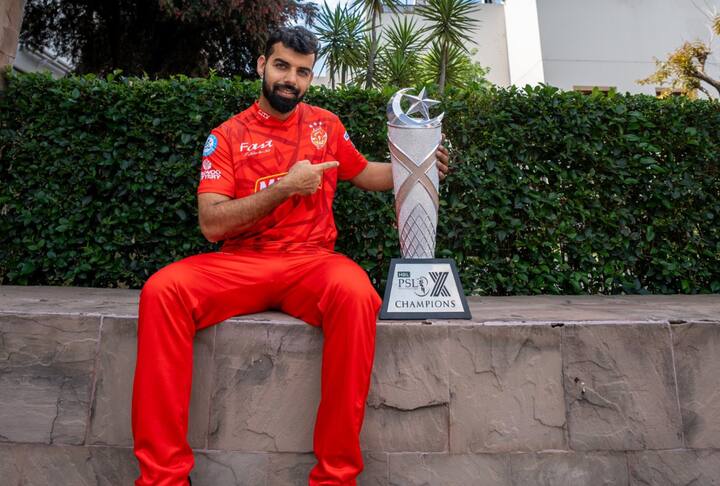 Islamabad United: Shadab Khan (Captain), Nasim Shah, Matthew Short, Azam Khan, Imad Wasim, Jason Holder, Hyder Ali, Salman Ali Aga, Benjamin Dwarshuis, Colin Munro, Rumman Rais, Andries Gaus, Mohammad Nawaz, Salman Irshad, Rasi Van Deusin, Rasi Wan Duceen, Sam Billings, Hunain Shah, Saad Masood.