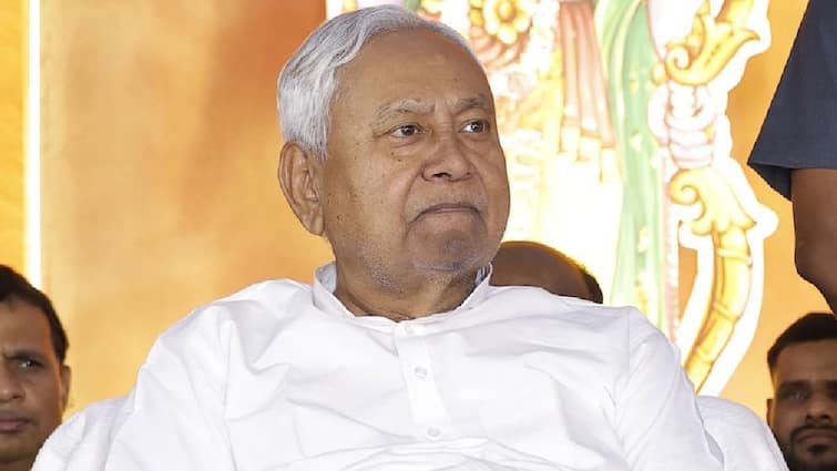 Chirag Paswan and Mrityunjay Tiwari reaction on Ashwini Kumar Choubey statement ann अश्विनी चौबे की नीतीश कुमार को डिप्टी PM बनाने की मांग, चिराग पासवान का बड़ा बयान, RJD बोली- ‘मजाक बना रहे...’