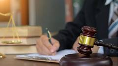 जज के सामने भूलकर भी न करें ये गलती, तुरंत मिल जाएगी सजा