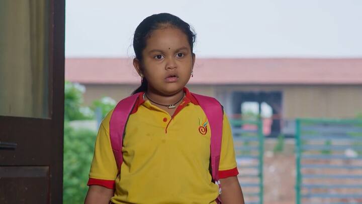 శౌర్య ఇంటికి ఆడుకుంటూ వస్తుంది. అదే సమయంలో కాంచన కిందపడడం చూసి గట్టిగా అరుస్తుంది. (Image Credit: jio+ Hotstar)