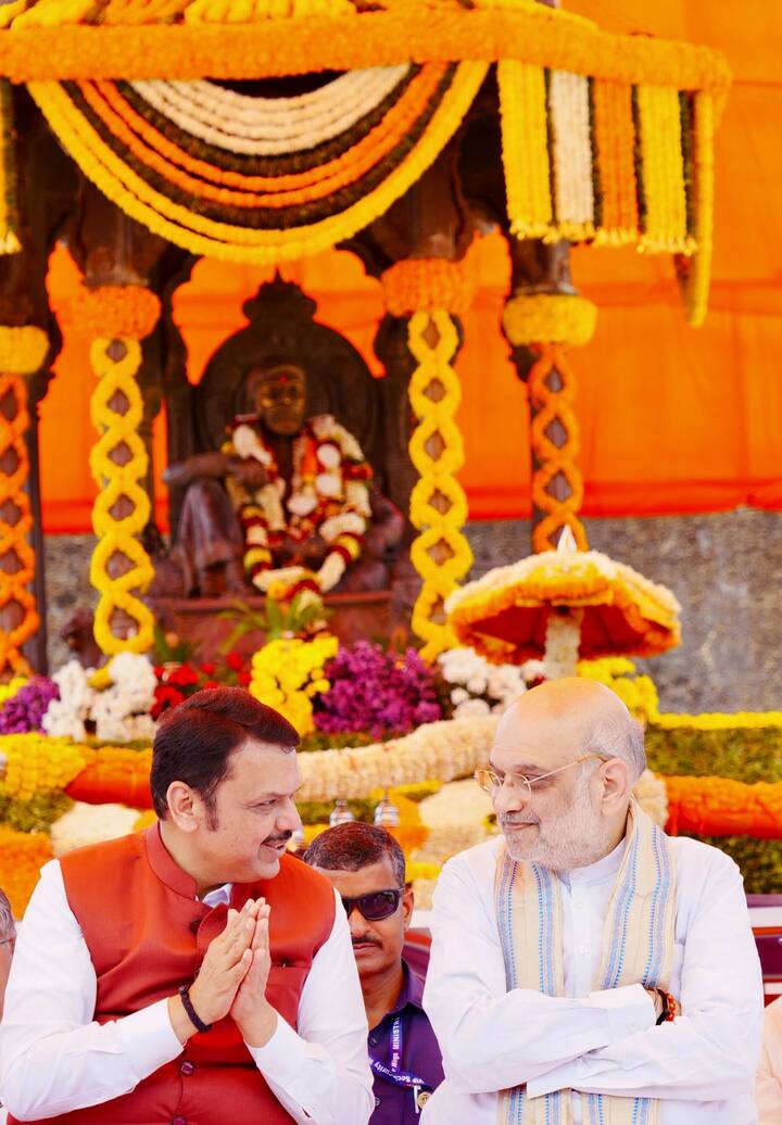 किल्ले रायगड येथे छत्रपती शिवाजी महाराज यांची निस्सीम श्रद्धा असलेल्या श्री जगदीश्वराचे मनोभावे दर्शन व आशीर्वाद घेत येथील विविध उपक्रमात ते सहभागी झाले होते.