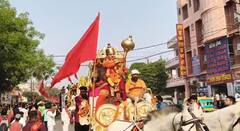 Hanuman Janmotsav 2025: वाराणसी में हनुमान जयंती पर निकाली गई भव्य शोभायात्रा, जमकर झूमे भक्त