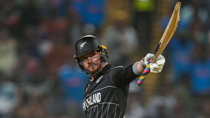 ৬ এপ্রিল হায়দরাবাদে সানরাইজার্স হায়দরাবাদের বিরুদ্ধে ম্যাচে ফিল্ডিং করার সময় কুঁচকিতে চোট পান গুজরাত টাইটান্সের হয়ে আইপিএলে খেলা ফিলিপ্স। সেই চোটেই ছিটকে গেলেন তিনি।