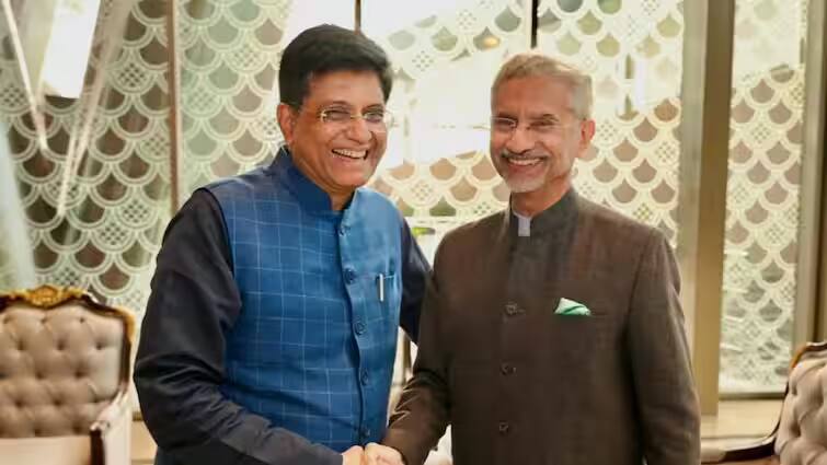 piyush goyal s jaishankar slams us donald trump on tariff said india never negotiate at gunpoint Tariff: 'અમે બંદૂકની અણીએ વાત નથી કરતા', ટ્રમ્પના ટેરિફ વોર પર પિયુષ ગોયલ અને એસ જયશંકરે અમેરિકાને રોકડું પરખાવ્યું