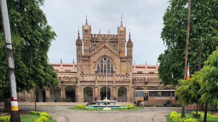 Sampurnanand Sanskrit University Admission Process In Full Details ssvv.ac.in जहां वेदों से होती है शिक्षा की शुरुआत, जानिए सम्पूर्णानंद संस्कृत विश्वविद्यालय में एडमिशन का प्रोसेस