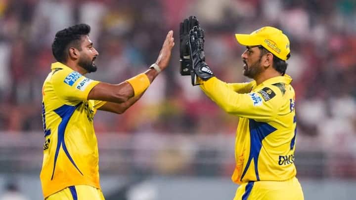 ধোনির এই ঘটনায় ম্যাচ রেফারি তাঁকে আধা ম্যাচের বেতন জরিমানা করেন।