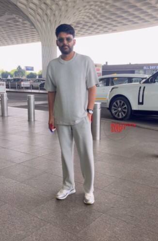 ਕਪਿਲ ਸ਼ਰਮਾ ਦਾ ਟ੍ਰਾਂਸਫਾਰਮੇਸ਼ਨ ਵਾਇਰਲ ਹੋਇਆ  ਕਪਿਲ ਸ਼ਰਮਾ ਇਸ ਵਾਰ ਬਹੁਤ ਪਤਲੇ ਦਿਖਾਈ ਦੇ ਰਹੇ ਹਨ। ਹੁਣ ਉਨ੍ਹਾਂ ਨੂੰ ਇੰਨਾ ਪਤਲਾ ਦੇਖ ਕੇ, ਪ੍ਰਸ਼ੰਸਕ ਵੀ ਆਪਣੇ ਆਪ ਨੂੰ ਕਮੈਂਟ ਕਰਨ ਤੋਂ ਨਹੀਂ ਰੋਕ ਸਕੇ। ਕੁਝ ਕਪਿਲ ਦੀ ਸਿਹਤ ਨੂੰ ਲੈ ਕੇ ਚਿੰਤਤ ਹਨ, ਜਦੋਂ ਕਿ ਕੁਝ ਟ੍ਰੋਲ ਕਰ ਰਹੇ ਹਨ। ਦੱਸ ਦੇਈਏ ਕਿ ਹਾਲ ਹੀ ਵਿੱਚ ਕਪਿਲ ਸ਼ਰਮਾ ਨੂੰ ਏਅਰਪੋਰਟ 'ਤੇ ਦੇਖਿਆ ਗਿਆ ਸੀ। ਇਸ ਦੌਰਾਨ, ਉਹ ਸਲੇਟੀ ਰੰਗ ਦੇ ਕੋਰਡ-ਸੈੱਟ ਵਿੱਚ ਇੱਕ ਕੈਜ਼ੂਅਲ ਲੁੱਕ ਵਿੱਚ ਦਿਖਾਈ ਦਿੱਤੇ। ਕਾਮੇਡੀਅਨ ਨੇ ਪਾਪਰਾਜ਼ੀ ਲਈ ਪੋਜ਼ ਵੀ ਦਿੱਤੇ।