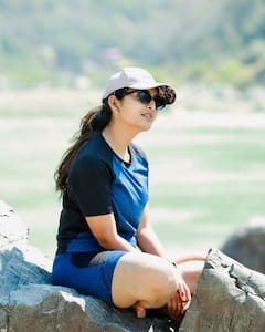 Ananya Nagalla: ట్రావెలింగ్ మోడ్‌లో తెలుగమ్మాయ్ అనన్య... మోడ్రన్‌ డ్రస్‌లో ముద్దు ముద్దుగా