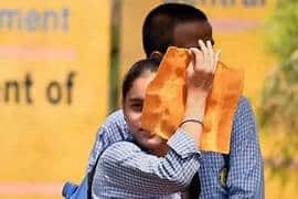 विदर्भात आज सर्वाधिक तापमानाची नोंद होत असून उत्तर महाराष्ट्र मध्य महाराष्ट्र आणि मराठवाडा चांगलाच तापलाय.