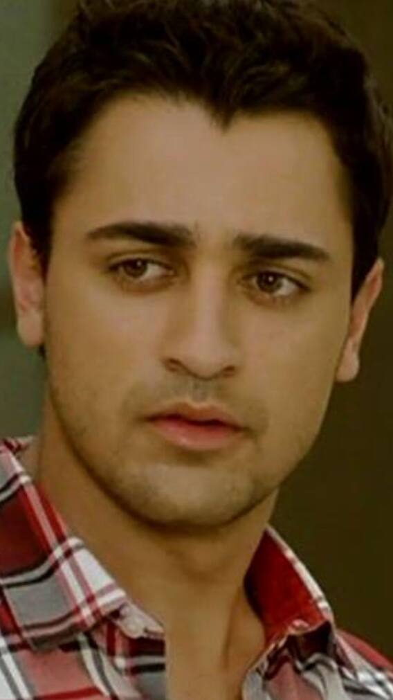 भांजे इमरान को मामा आमिर की कौन सी फिल्म करती है अनकम्फर्टेबल