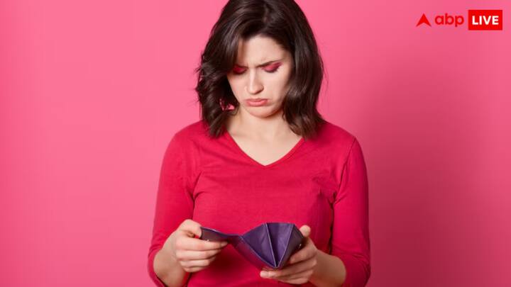 एक और यूजर ने पोस्ट शेयर करते हुए लिखा...क्या कोई साइबर अटैक हो रहा है बार-बार ? देशभर में UPI सर्विस करीब डेढ़ घंटे से डाउन है. पेमेंट करने में आ रही है दिक्कत, 20 दिन में तीसरी बार हो रहा है ये सब.