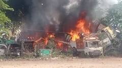 गुरुग्राम के मिनी सेक्रेटेरिएट की पार्किंग में खड़ी गाड़ियों में लगी भीषण आग, 15 गाड़ियां जलकर खाक