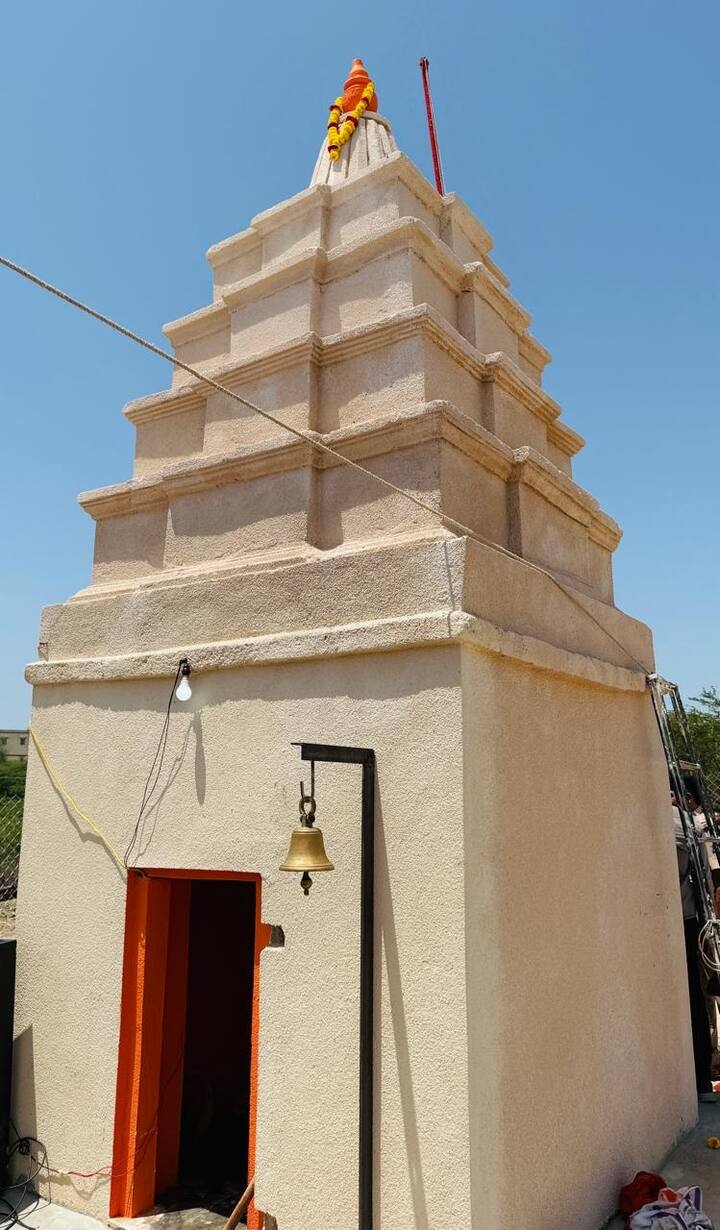 બાવળના જંગલમાંથી આટલું પુરાણું મંદિર મળી આવતા સ્થાનિક લોકોમાં ભારે ઉત્સાહ અને આશ્ચર્ય જોવા મળી રહ્યું છે. હનુમાન જયંતિના દિવસે જ મૂર્તિની પુનઃસ્થાપના થવાથી આ ઘટનાનું મહત્વ વધુ વધી ગયું છે. આ મંદિર હવે ફરી એકવાર ભક્તો માટે આસ્થાનું કેન્દ્ર બનશે.