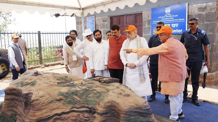 अशातच अमित शाह आज रायगड दौऱ्यावर असल्याने पालकमंत्रिपदाचा तिढा सुटण्याची शक्यता वर्तवली जात आहे.