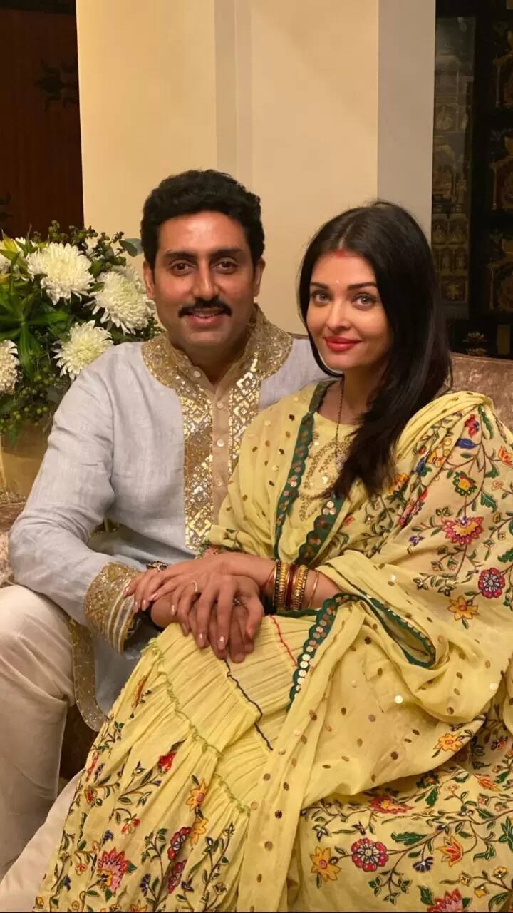 अभिषेक बच्चन और ऐश्वर्या राय - अभिषेक बच्चन और ऐश्वर्या राय की जोड़ी का नाम भी इस लिस्ट में हैं. दोनों ने ढाई अक्षर प्रेम के, कुछ ना कहो, उमराव जान, सरकार राज, गुरु और धूम 2 जैसी फिल्मों में काम किया. जिसमें से गुरु और धूम 2 ही हिट रही.