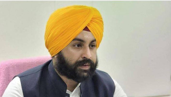 A heated argument took place between Harjot Bains and Jathedar Gargajj Punjab News: ਹਰਜੋਤ ਬੈਂਸ ਤੇ ਜਥੇਦਾਰ ਗੜਗੱਜ ਵਿਚਾਲੇ ਹੋਈ ਤਿੱਖ ਬਹਿਸ, ਕਿਹਾ- ਸੱਚ ਸੁਣਨ ਦਾ ਮਾਦਾ ਰੱਖੋ, ਜਾਣੋ ਪੂਰਾ ਵਿਵਾਦ