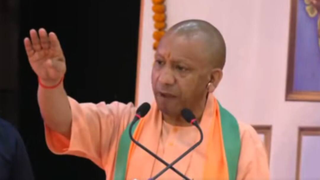 'वक्फ के नाम पर किस तरह...', लखनऊ में सीएम योगी आदित्यनाथ का बड़ा बयान CM Yogi attended Baba Bhimrao Ambedkar Samman in Lucknow Said on Waqf and opposition ANN 'वक्फ के नाम पर किस तरह...', लखनऊ में सीएम योगी आदित्यनाथ का बड़ा बयान