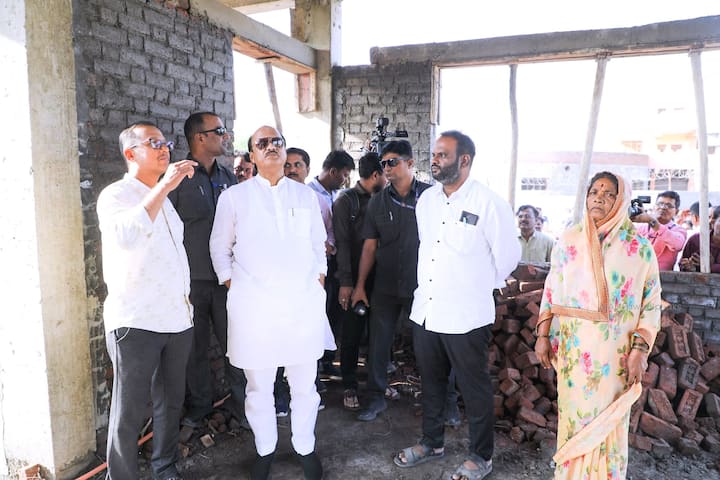 बिग बॉस मराठीचा विजेता आणि अभिनेता सूरज चव्हाण याचं घर लवकरच बांधून होणार आहे.